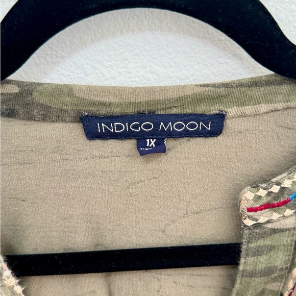 Indigo Moon Green Camouflage Floral Embroidered Blouse - Picture 2 of 4
